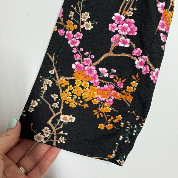 Natori Cherry blossoms print soft kimono tunic top Asian inspired black pink M - Picture 4 of 8